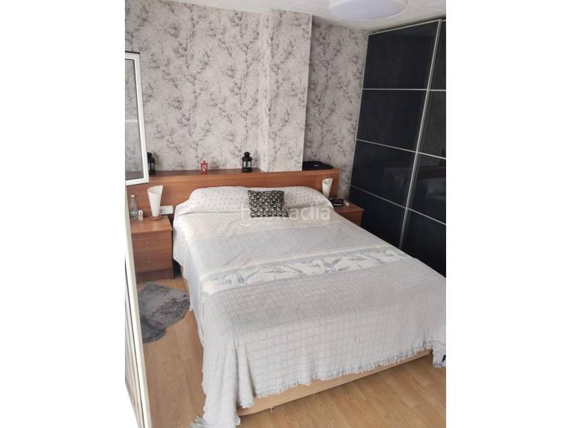 Foto 19dfcc0b-9b48-4d04-9ac5-40f34897efb1. Reihenhaus mit heizung parking in Font dels Capellans - Sagrada Familia Manresa