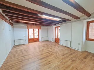 Appartamento  Calle urgell. Venda de pis en finca catalogada