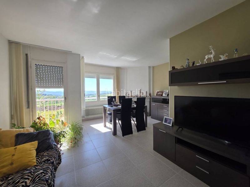 Foto ee73fe42-b804-4343-a3d9-2713cbbd418a. Piso venda de pis de 4 habitacions a en Berga