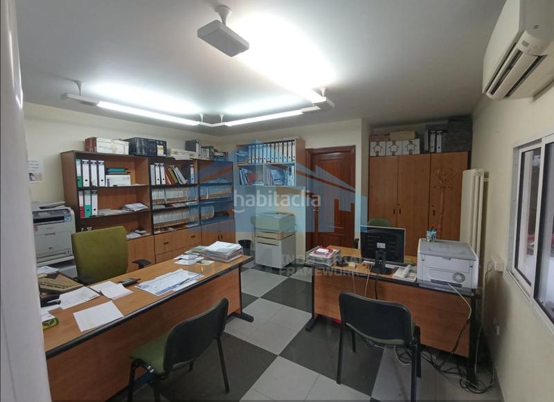 Foto 8d2f15ea-31c7-4887-a635-f2cdb402ef4f. Rent industrial building in Meaño