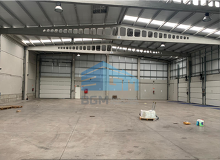 Lloguer Nau industrial a Parroquias del Este. Alquiler nave con campa y 8 muelles en lugo