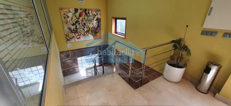 Foto 1eb49fd7-c034-4f64-83c8-0907ab94eaa6. Lloguer nau industrial a Lavadores Vigo