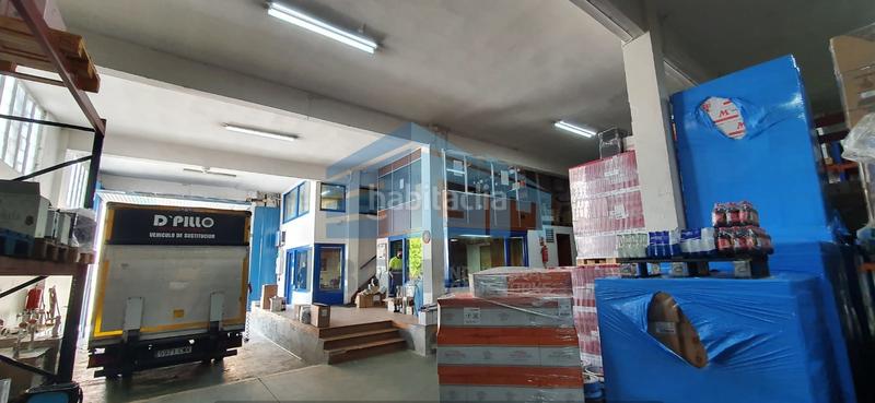 Foto 97236e11-8c04-4165-bd68-1fc103f99e87. Lloguer nau industrial a Lavadores Vigo