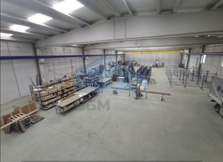 Miete Fabrikhalle in Padrón. Nave industrial con campa y puente grúa en padrón