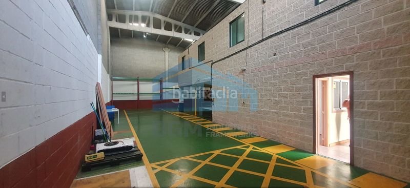 Foto 62714999-99ca-40d8-9168-b18c869cd246. Location bâtiment à usage industriel dans Cambre