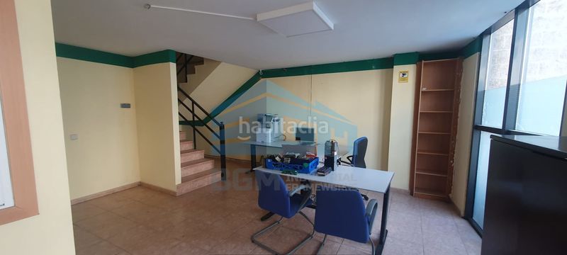 Foto 6da315ce-59ae-4039-ab7b-aef7c678445d. Location bâtiment à usage industriel dans Cambre
