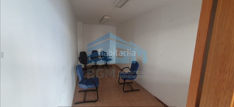 Foto 6f6d4d0a-4784-4e5b-8f4c-7fa1afbb624a. Location bâtiment à usage industriel dans Cambre