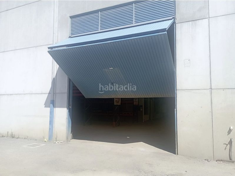 Foto e70759ef-6e9f-471c-bc72-76c9d3a73a37. Nau industrial amb calefacció a Almeiras Culleredo