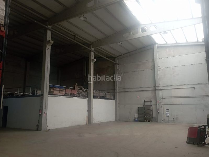 Foto ea909053-bcde-4ab2-ae4b-d8ddc3c4fdb2. Nau industrial amb calefacció a Almeiras Culleredo