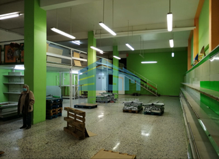 Industrial building in Lavadores