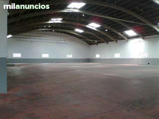 Nau industrial a Parroquias del Este. Nave con parcela en primera línea en lugo