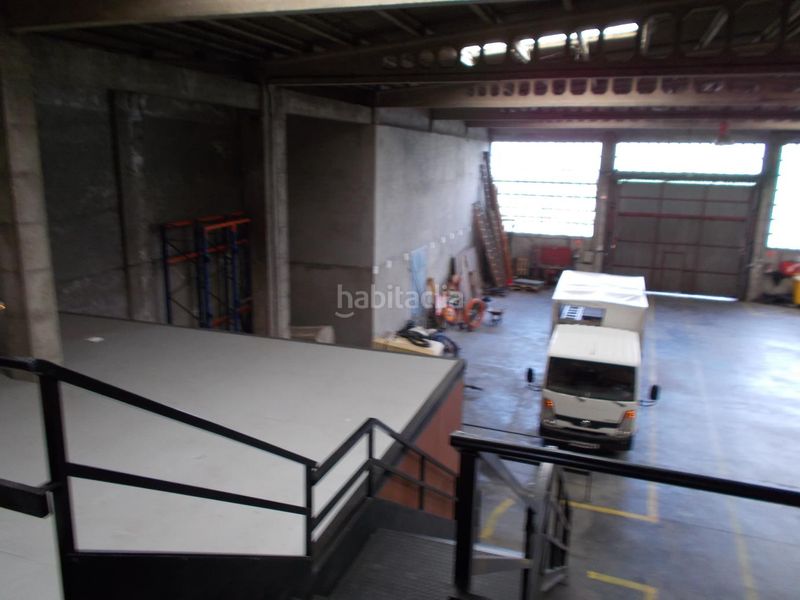 Foto f747d754-0ea1-4541-b9ba-368bf1beae30. Nau industrial a Lavadores Vigo