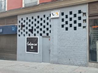 Lloguer Local Comercial  Calle santa ana. Local comercial bruto.