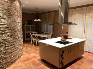Maison  Almodovar. Casa en carretera de almodóvar