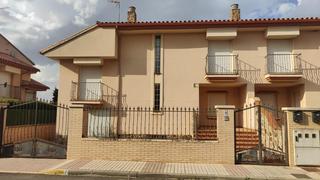 Casa  San benito. Casa adosada a estrenar