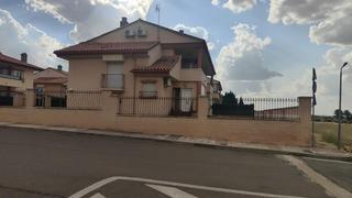 Casa a San benito 11. Adosado practicamente nuevo