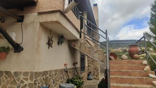 Bauernhof in Hinojosas de Calatrava. Casa rústica en pleno campo