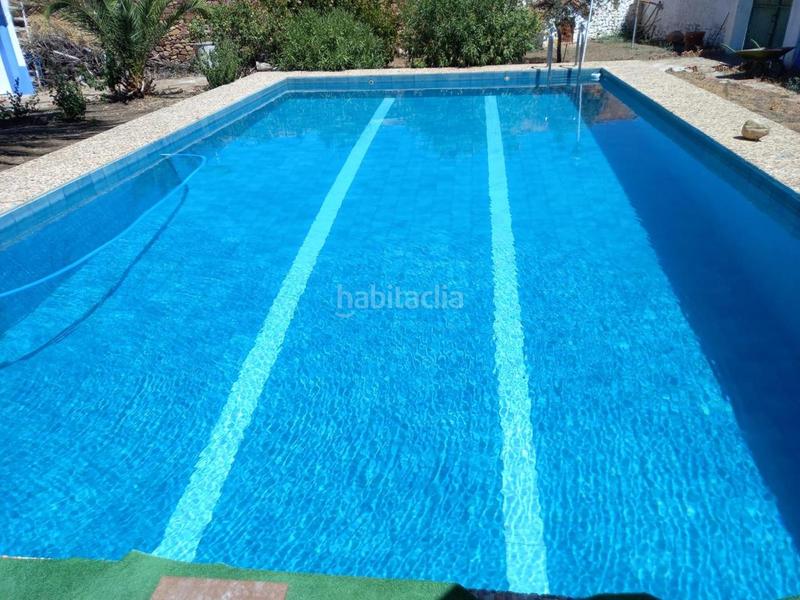 Foto 942e2a27-f117-4b65-b1f4-8290253dd2fe. Casa amb piscina a Brazatortas