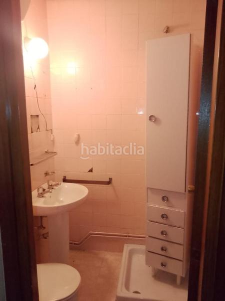 Foto b9857cf0-3d44-4e49-9df4-1d422938e365. Piso amplio piso en paseo san gregorio en Centro Puertollano