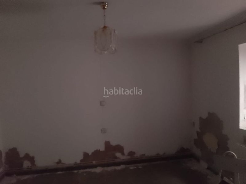 Foto a6a3d303-0aa4-4c75-9b8a-f1ddb0bed2b7. Casa ref 25057 casa con gran potencial en Carretera de Córdoba - Libertad Puertollano