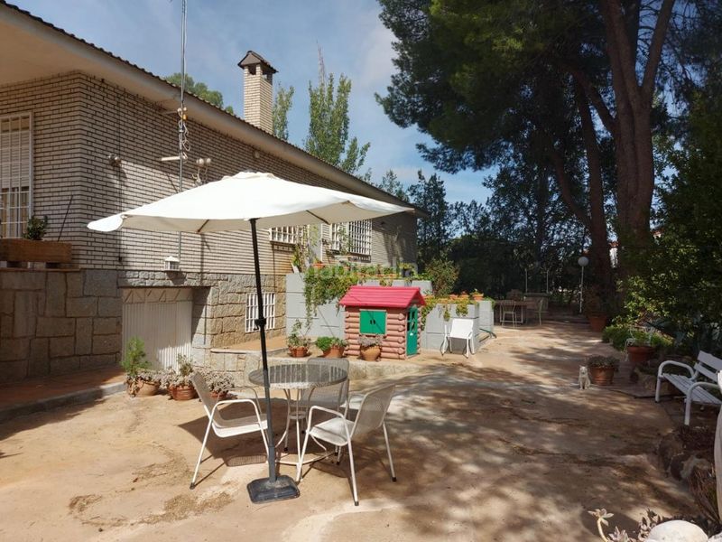 Foto 4cb9aece-3cdf-4baa-abd8-c4248f2115fb. Chalet mit pool in Argamasilla de Calatrava