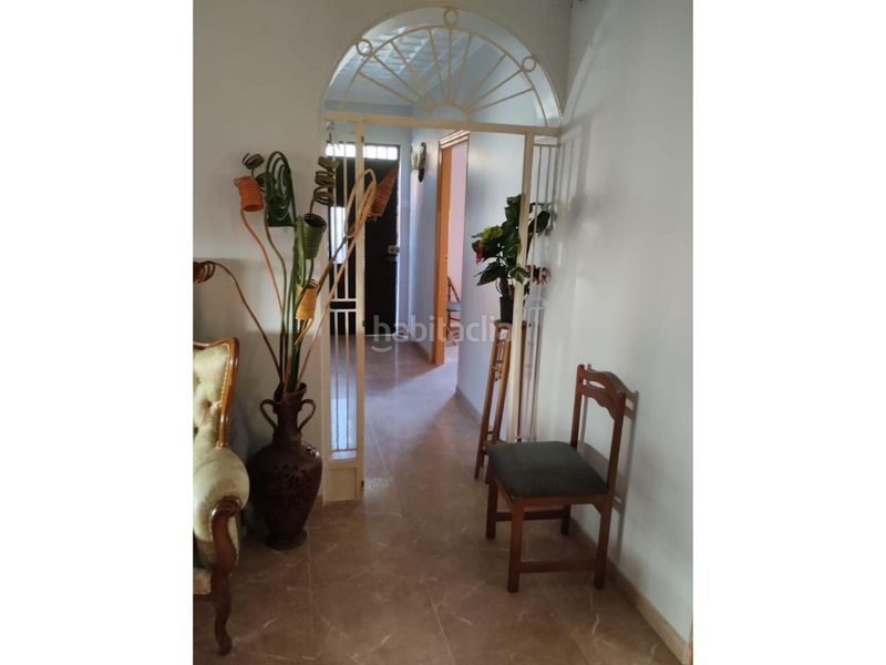 Foto d12bb7bd-6591-47f6-826e-35a7263082c9. Casa amb aparcament a El Poblado - Abulagar Puertollano