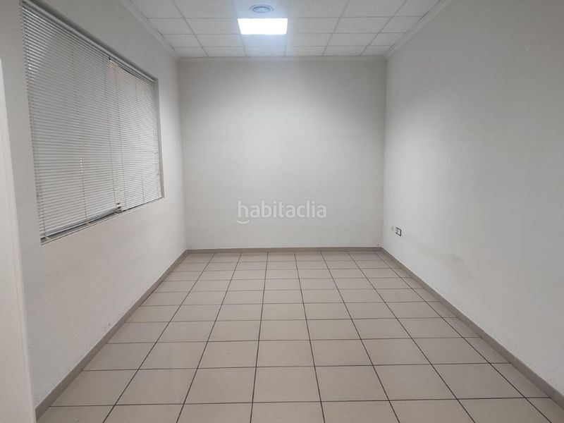 Foto 185ca976-9608-4378-a8ef-dbfbeec3cc71. Local comercial a Centro Puertollano