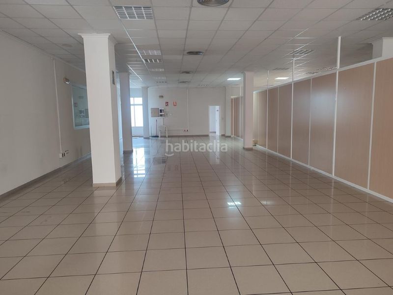 Foto 25736b70-b067-4040-b462-4a3e49bd1bcd. Local comercial a Centro Puertollano