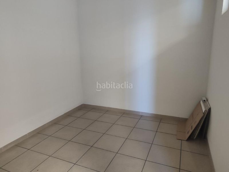 Foto 50fa94c6-d8a5-46a2-a47f-c703ed54f5dc. Local comercial a Centro Puertollano