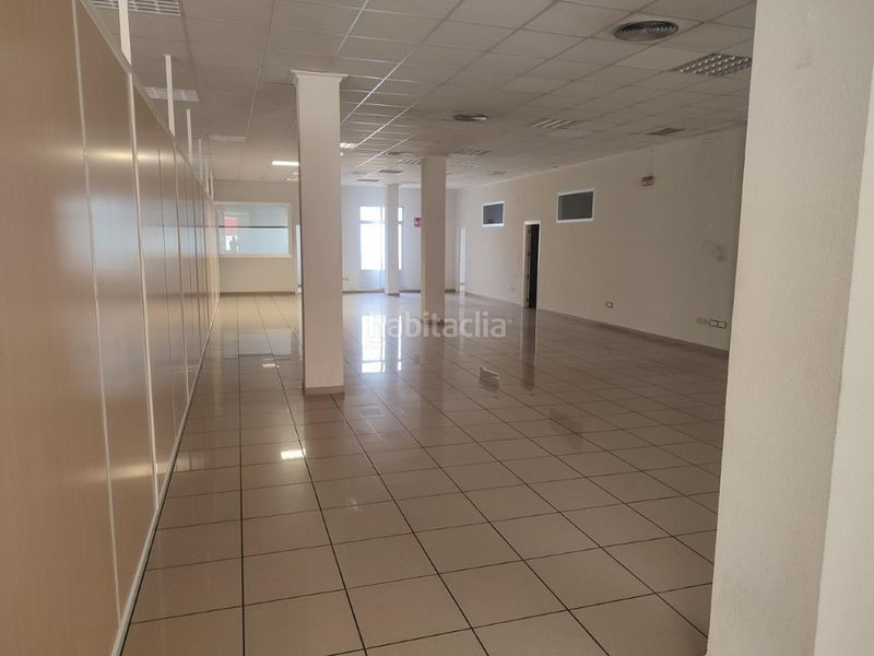 Foto 9d31bb5c-9cec-44d8-92ae-e04a37a260e3. Local comercial a Centro Puertollano