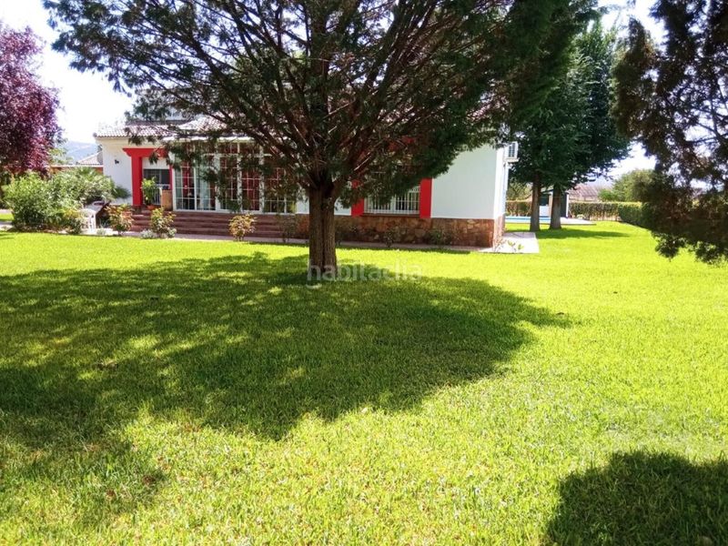 Foto 397a77a6-0cdb-4275-8cb8-fd0716889159. Chalet mit parking pool in Argamasilla de Calatrava