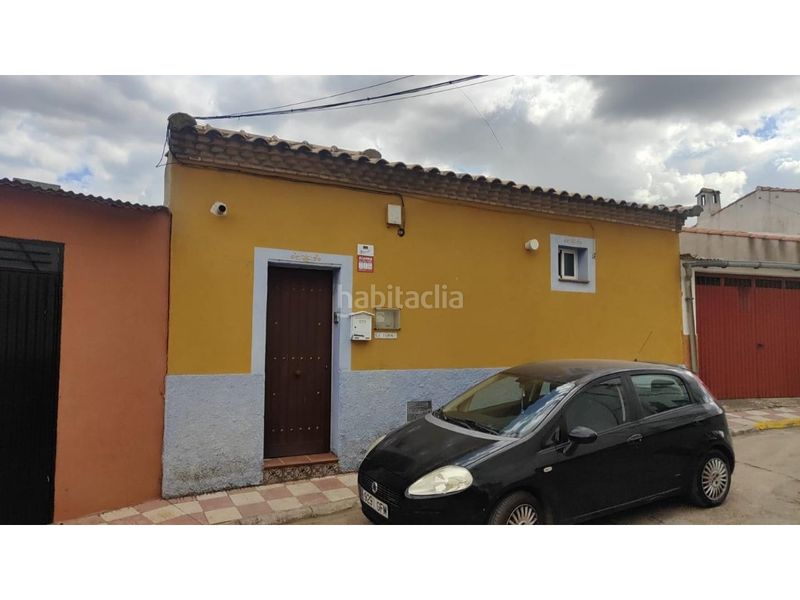 Foto d3b20aeb-ffdf-4be8-a436-ffbce7a78ad0. Masia a Fuencaliente