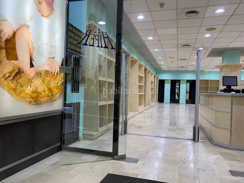 Foto 7d0fa3ba-51ae-42f6-99fb-f8c9a605ff3c. Local comercial a Centro Puertollano