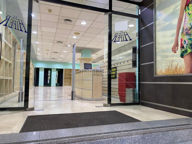 Foto b8e58e46-7791-432a-b096-623e1335beee. Local comercial a Centro Puertollano