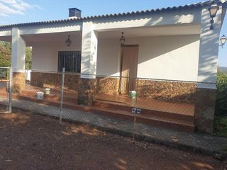 Masia a Argamasilla de Calatrava. Chalet situado en las encarnadillas zona virgen del socorro