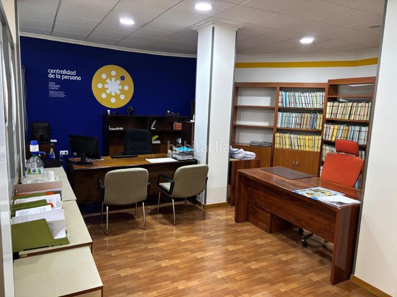 Foto d9b0e1f5-30db-4e01-ae3a-091c3c14ab93. Local comercial a Centro Puertollano