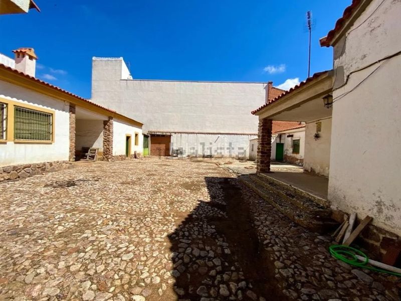 Foto 7f9cda6e-3914-439d-9038-fb236a3893b1. Casa amb aparcament a Argamasilla de Calatrava