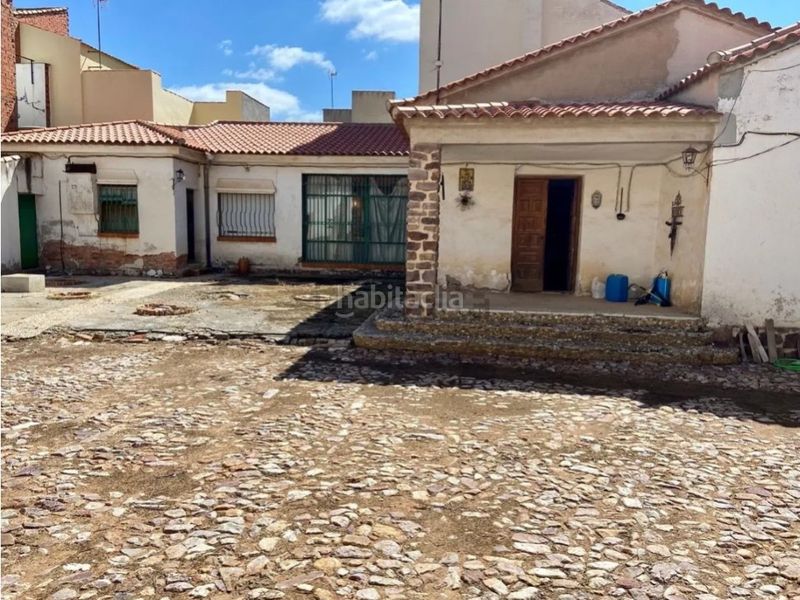 Foto eca03742-09aa-4f81-9785-4a4f0edeb491. Casa amb aparcament a Argamasilla de Calatrava