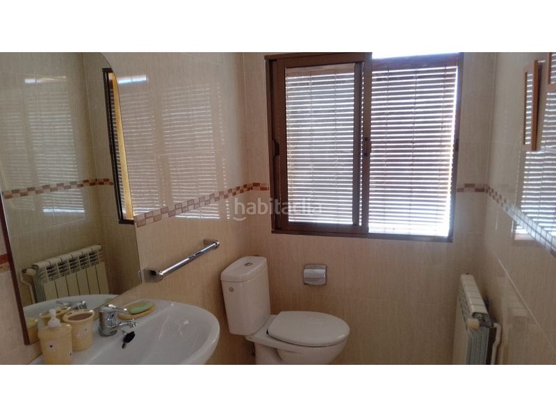 Foto 8afe717b-2a72-4448-814c-56ced96632a6. Casa amb aparcament a Centro Puertollano