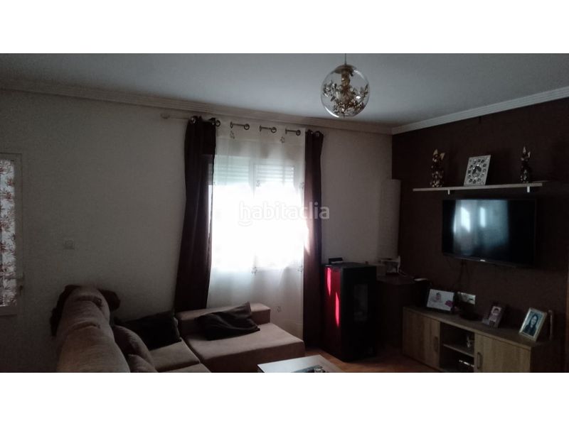 Foto 9c66668e-4a40-49f5-b924-c58e58f0d414. Casa amb aparcament a Centro Puertollano