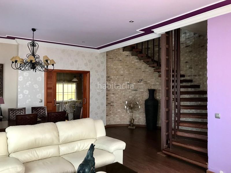 Foto c4c0b95a-60ff-498c-a7fe-4e5c61531b5f. Casa amb aparcament a PAU 2-600 Puertollano