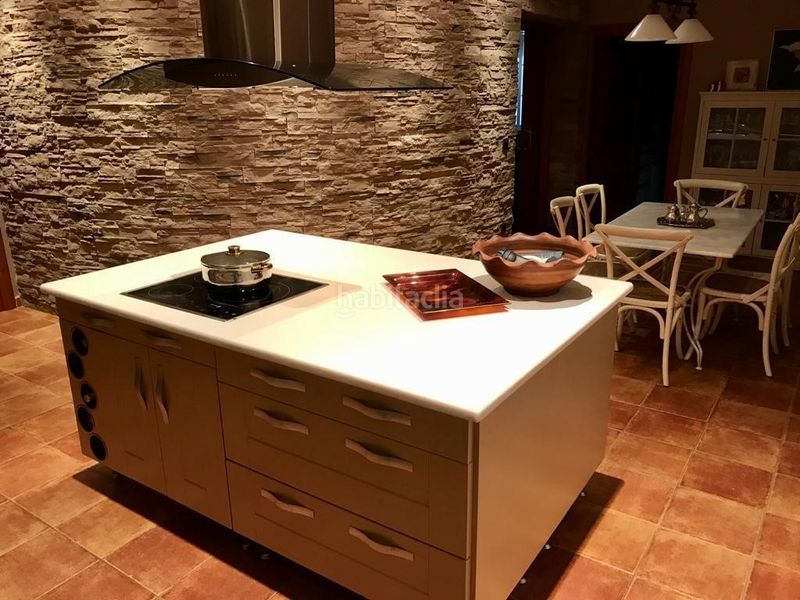 Foto f6480e1c-1830-4625-8365-3f75390bfb59. Casa amb aparcament a PAU 2-600 Puertollano