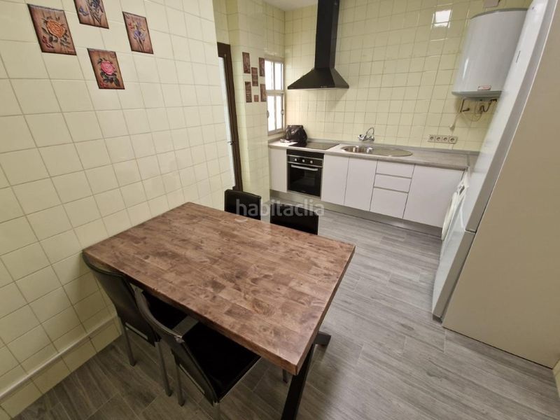 Foto f7b884a8-929a-4fe9-b22b-6203d03b06bd. Rent flat in Centro Puertollano