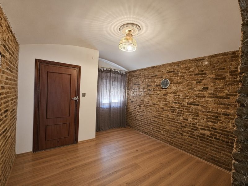 Foto f8157f5d-b49e-4f5d-a59d-7af437d57526. Casa a Centro Puertollano