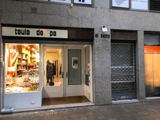 Location Local commercial  Carrer del bisbe morgades. Local comercial a vic centre