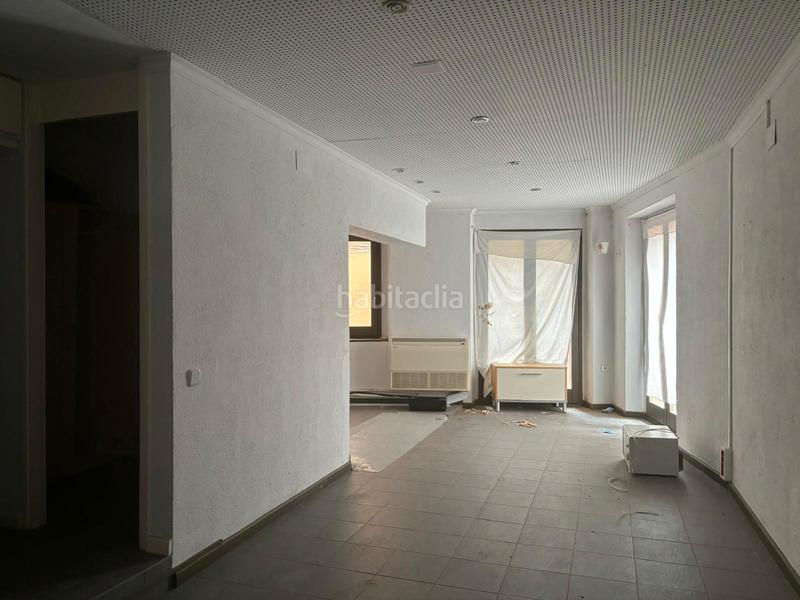 Foto 82533d2e-b974-4078-a369-800d1dfb232e. Affitto locale commerciale con riscaldamento in Centre Vic