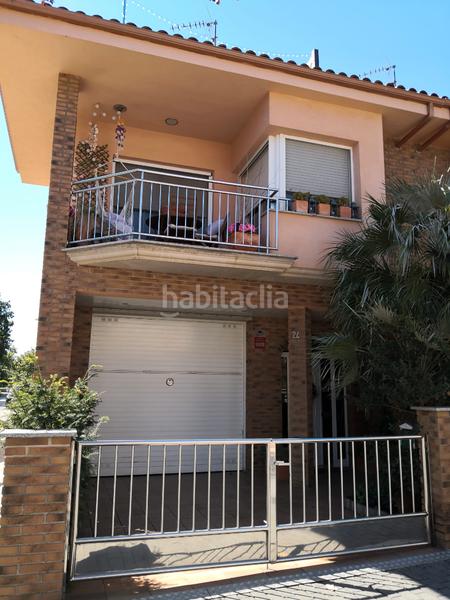 Foto 75a5c359-2ff4-46d6-ad45-e937627a63c1. Maison jumelée avec cheminée chauffage parking piscine dans Manlleu