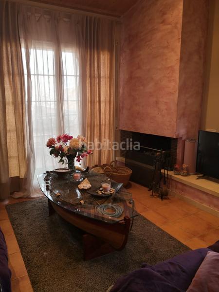 Foto 989119fc-27b9-4e28-8e80-0f7f77b5e579. Maison jumelée avec cheminée chauffage parking piscine dans Manlleu