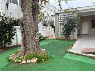 Chalet in Grau de Gandía-Marenys de Rafalcaid. Chalet cerca del mar zona venecia