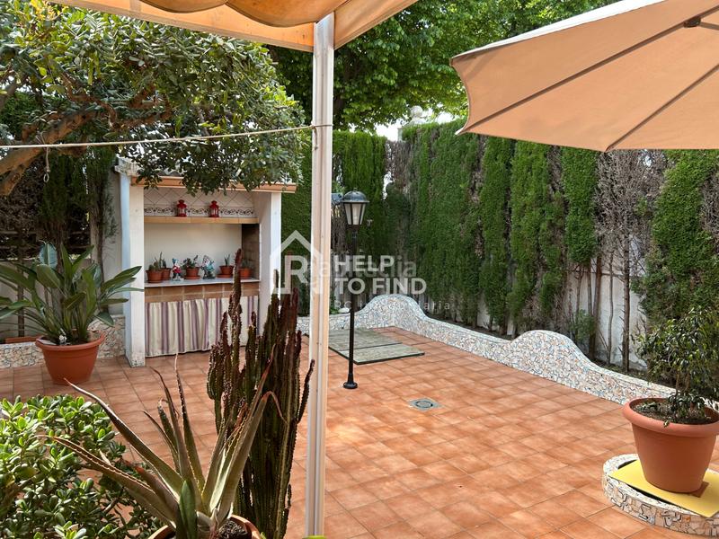 Foto 0671b59c-daf3-4a71-b340-ca1b6ab513db. Chalet con camino riscaldamento parcheggio in Park Nord - Casona Gandia